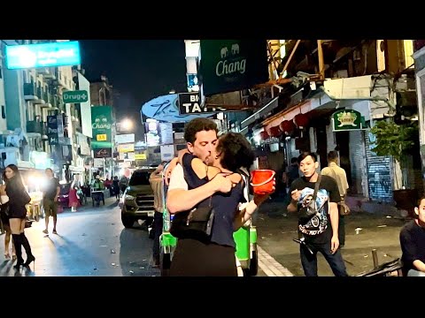 Christmas in Khaosan Road Bangkok after 00h so crazy 🥵