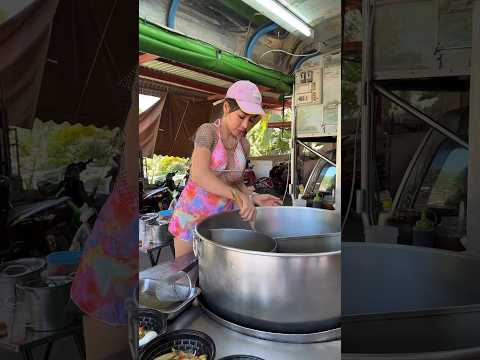 Hardworking & Famous Lady Chef Cooks Pork Noodle – Thai Street Food #shorts