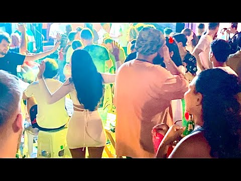 Tuesday 24 January 00h in Khaosan Road Bangkok