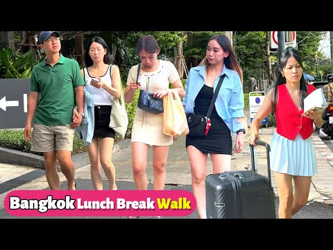 Bangkok Girls on the Move: A Must-See Walk! 🌆👀